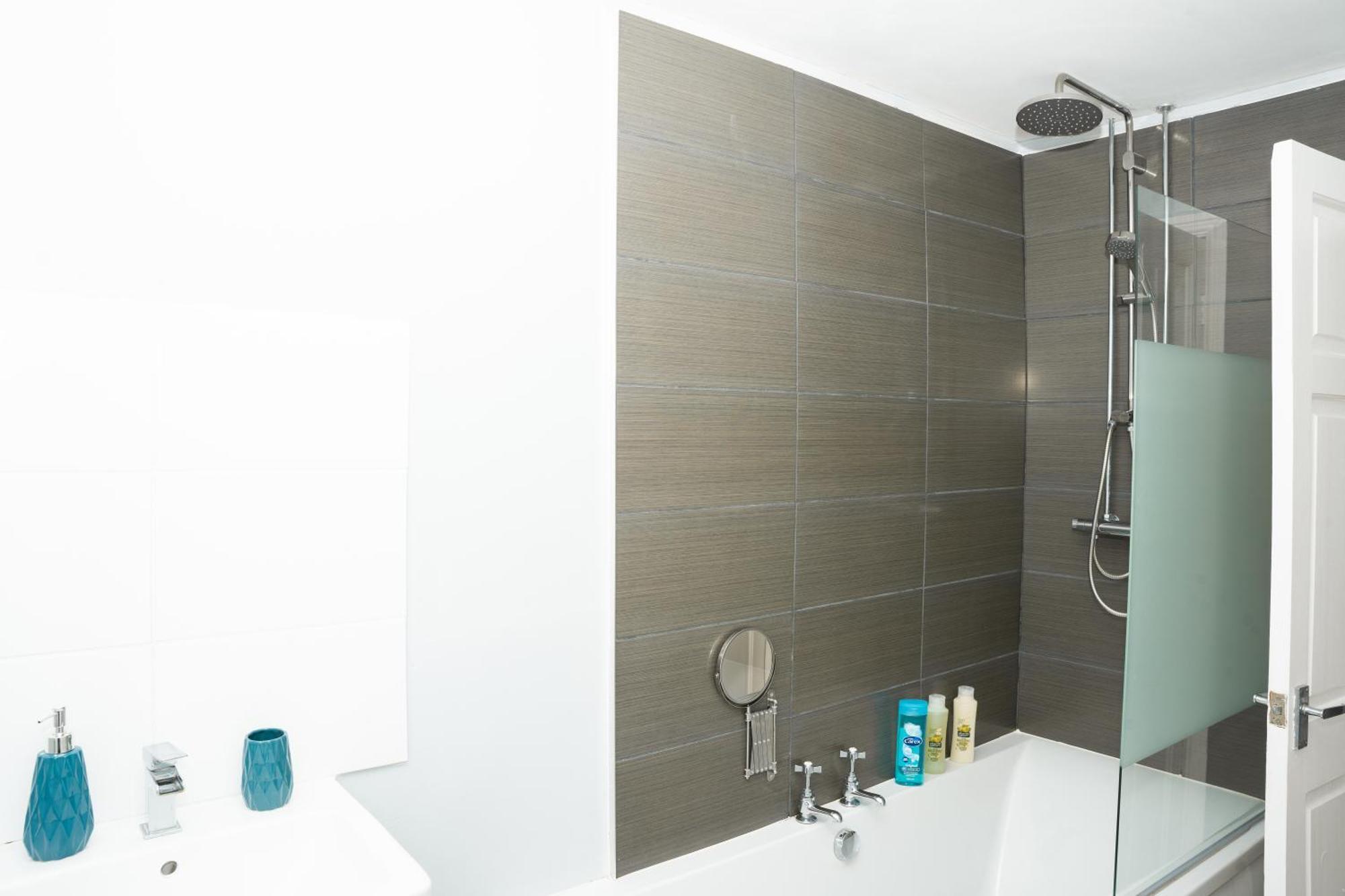 Stylish 3 Bed House With Free Parking Villa Leeds  Exterior photo