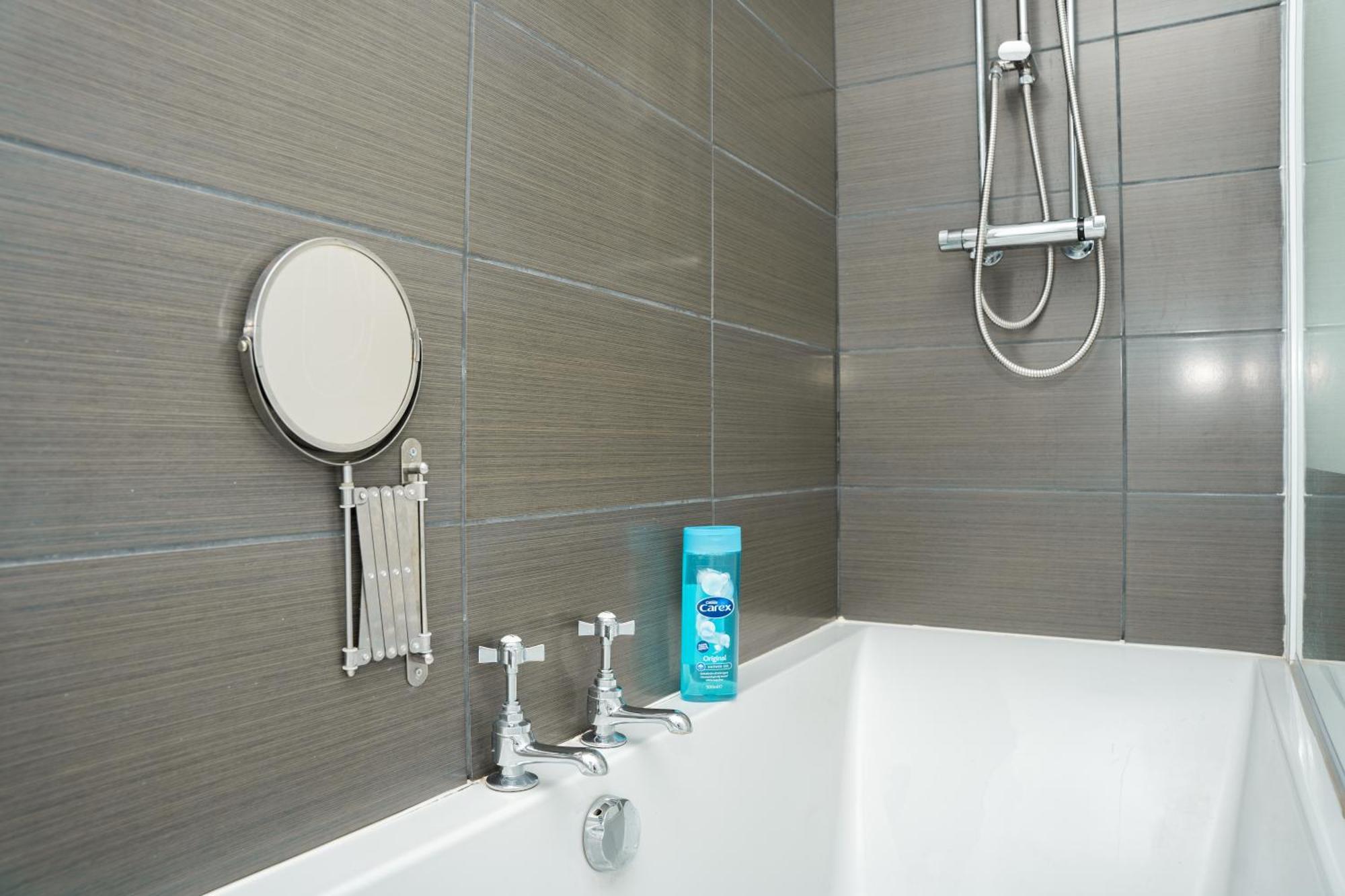 Stylish 3 Bed House With Free Parking Villa Leeds  Exterior photo